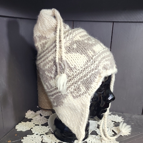 Ralph Lauren Accessories - Ralph Lauren Cream and Gray Wool Hat